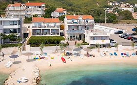 Seaside Luxury Suites